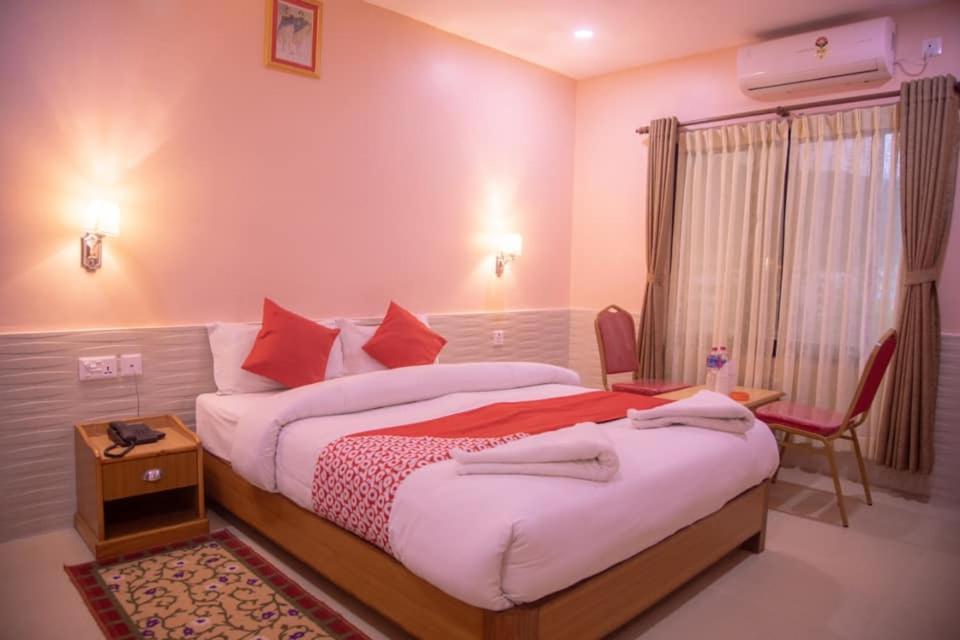 Hotel River Park Pokhara Ngoại thất bức ảnh