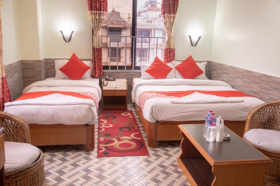 Hotel River Park Pokhara Ngoại thất bức ảnh