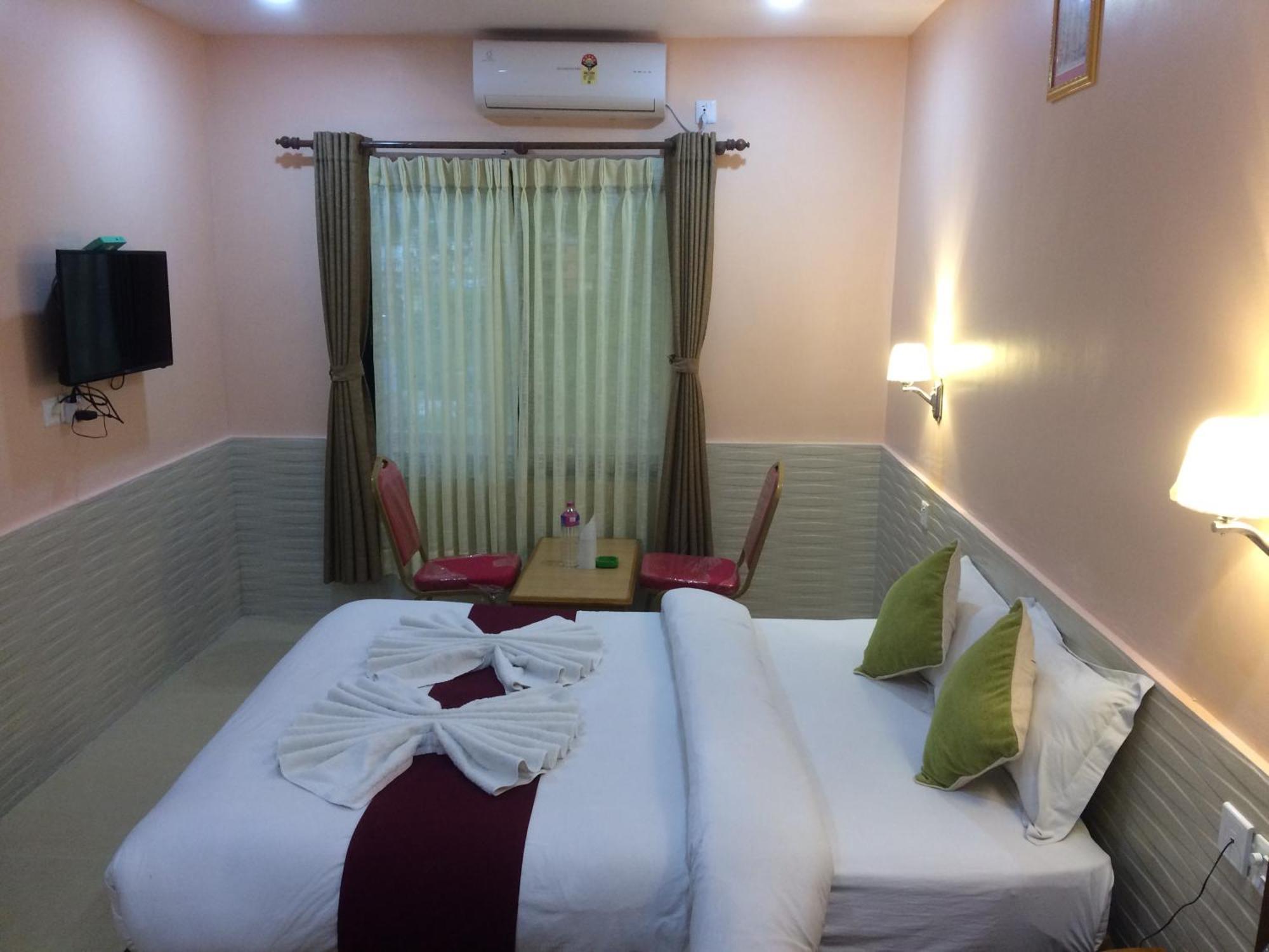 Hotel River Park Pokhara Ngoại thất bức ảnh