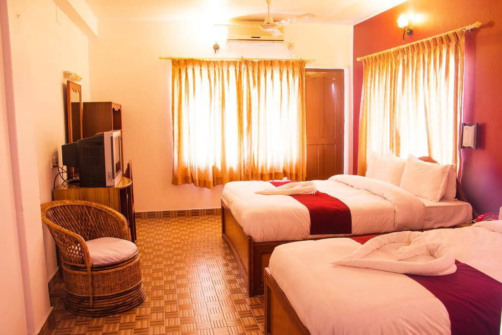 Hotel River Park Pokhara Ngoại thất bức ảnh