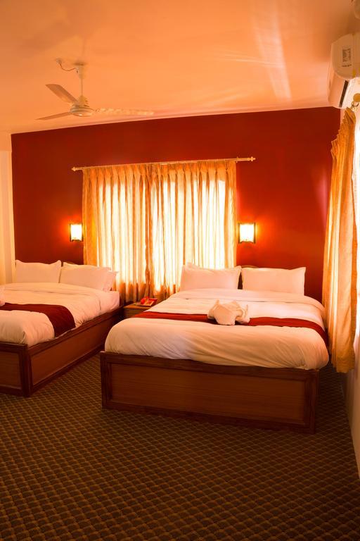 Hotel River Park Pokhara Ngoại thất bức ảnh