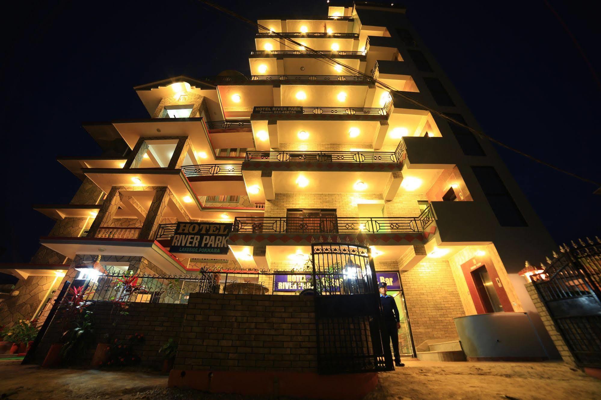 Hotel River Park Pokhara Ngoại thất bức ảnh
