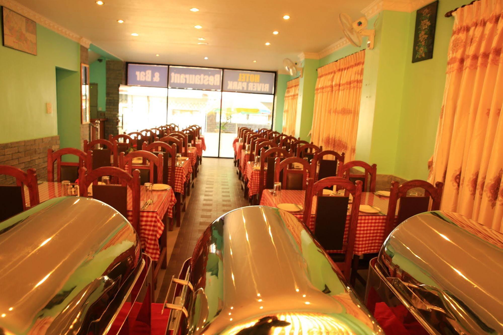 Hotel River Park Pokhara Ngoại thất bức ảnh
